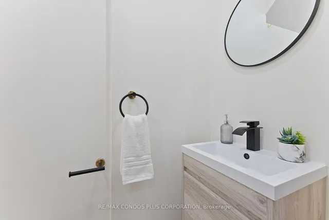 Additional image 14 of 353 Victoria Park Ave