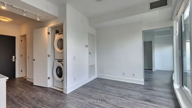 Additional image 10 of 403 Church St Unit 2503