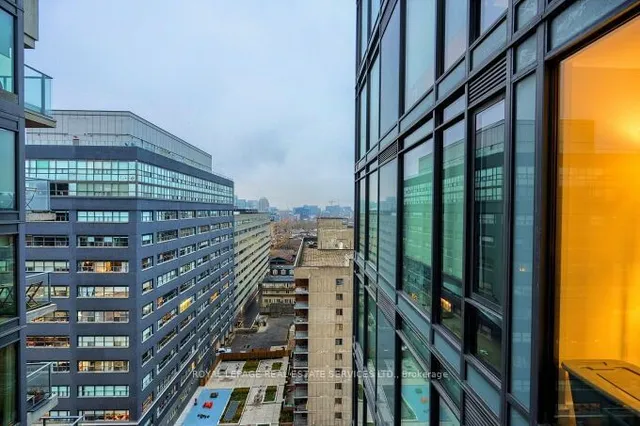 Additional image 19 of 111 Bathurst St Unit 1301