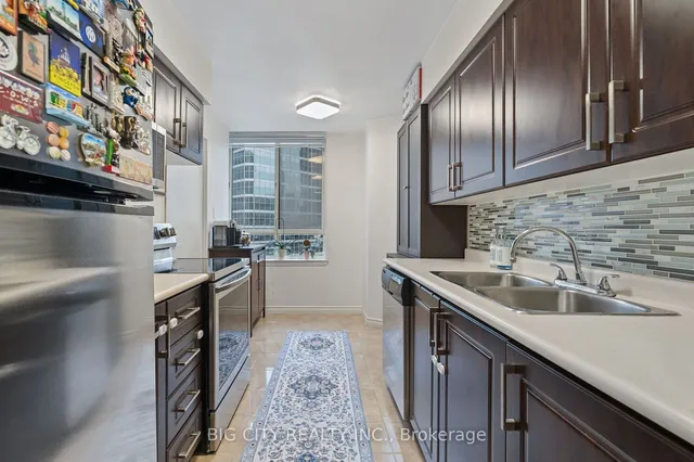 Additional image 15 of 633 Bay St Unit 721