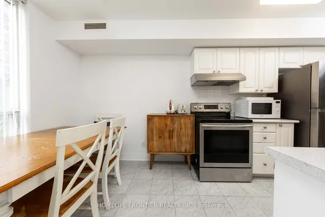 Additional image 12 of 18 Hillcrest Ave Unit 305