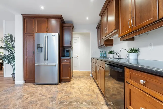 Additional image 14 of 3267 King St Unit PH #7