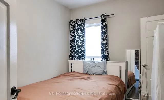 Additional image 11 of 176 Rosemount Ave