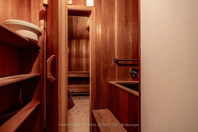 Additional image 35 of 6 Versailles Crt