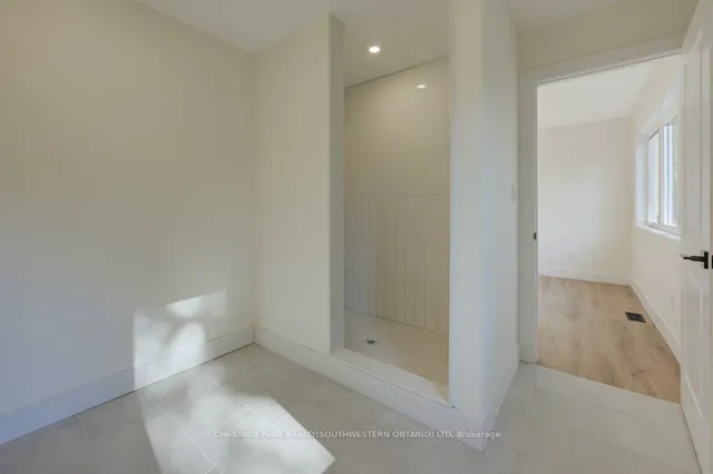 Additional image 24 of 20 Stanley Ave