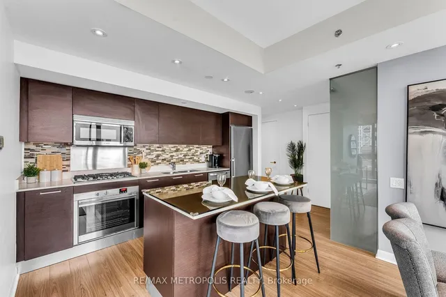 Additional image 20 of 375 King St Unit 3009