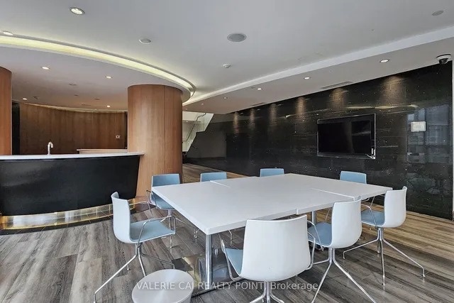 Additional image 29 of 38 Dan Leckie Way Unit 1612