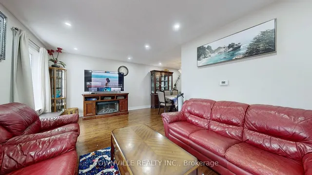 Additional image 3 of 24 Avening Dr