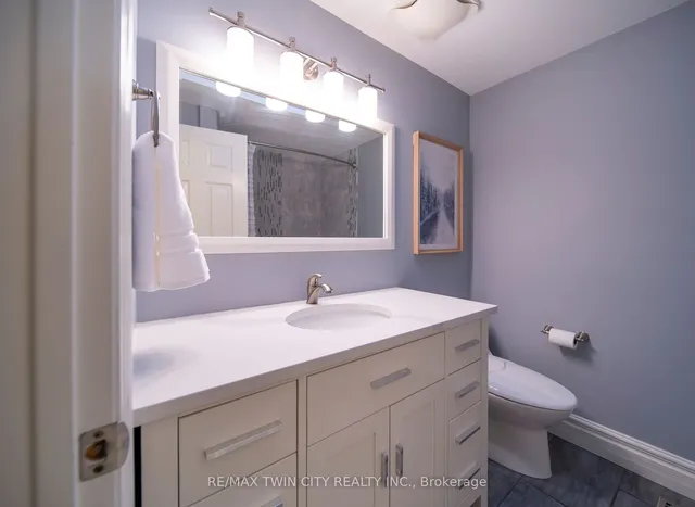 Additional image 30 of 33 Woodview Cres