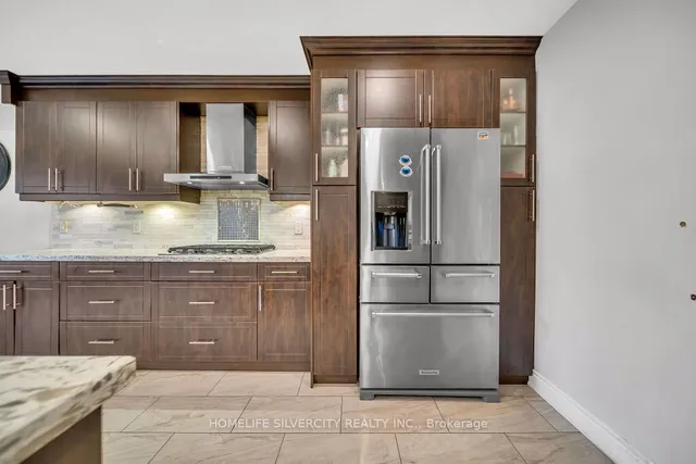 Additional image 9 of 425 Woodbine Ave