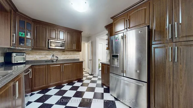 Additional image 11 of 24 Avening Dr