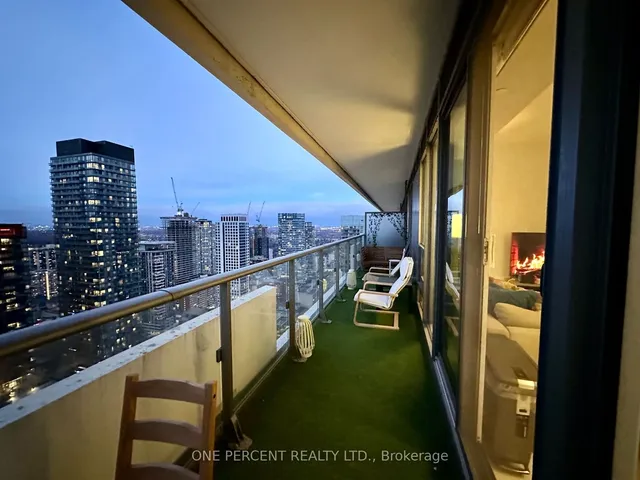 Additional image 20 of 2221 Yonge St Unit 3711