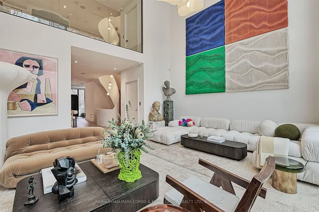 Additional image 5 of 63 Pears Ave