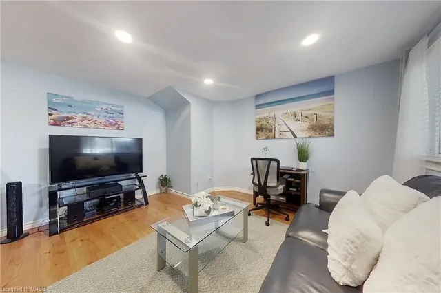 Additional image 10 of 35 Breckenridge Dr Unit 33