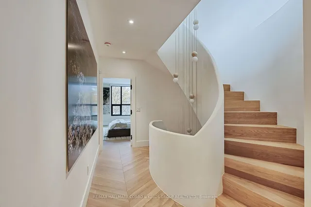 Additional image 12 of 63 Pears Ave