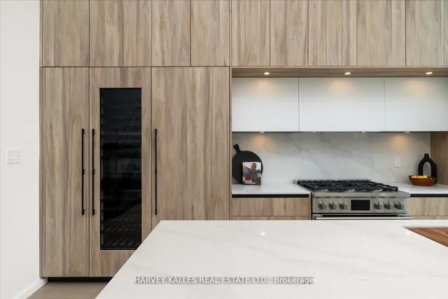 Additional image 9 of 697 Richmond St