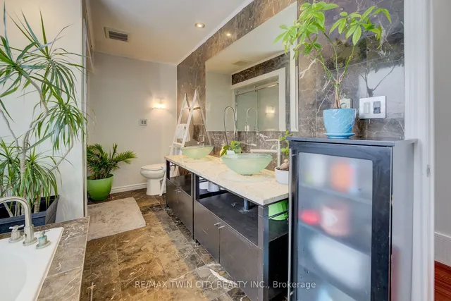 Additional image 16 of 555 Westheights Dr