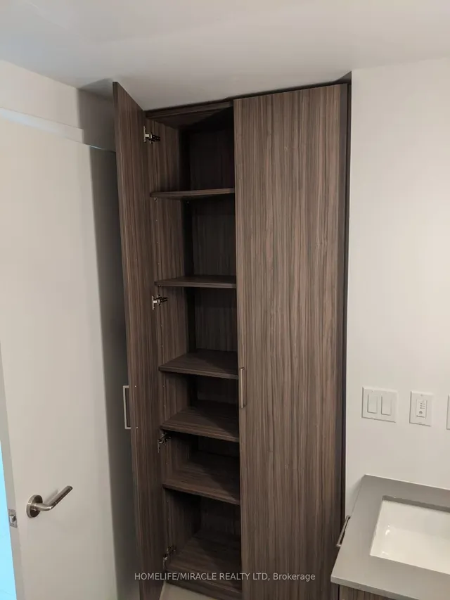 Additional image 8 of 19 Western Battery Rd Unit 2906