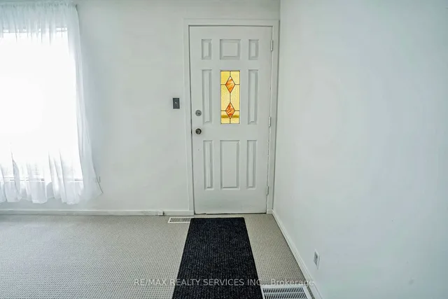 Additional image 13 of 9 Avon Park Dr