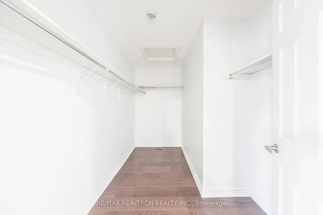 Additional image 27 of 81 Trumpeter St