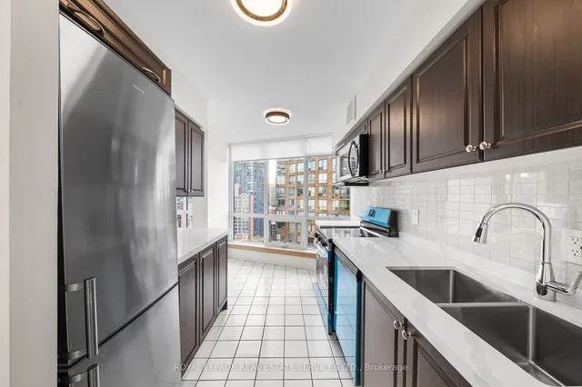 Additional image 11 of 1055 Bay St Unit 1605