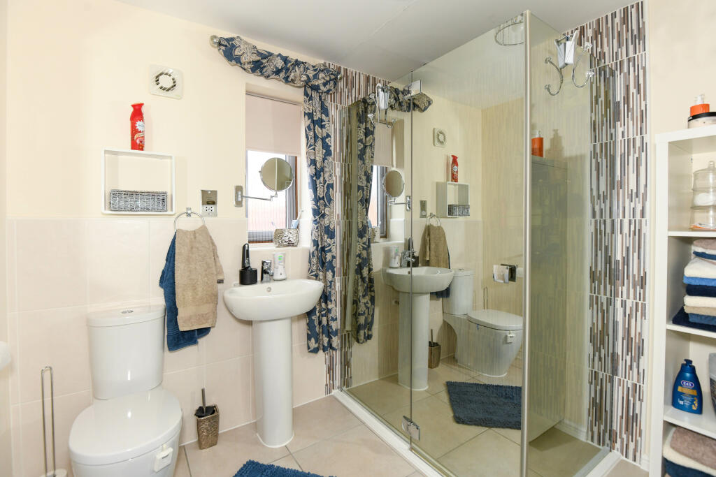 Additional image 18 of Pontefract Avenue, Castlemead