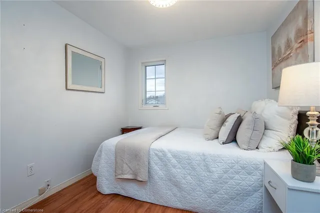 Additional image 33 of 43 Cotton Grass St