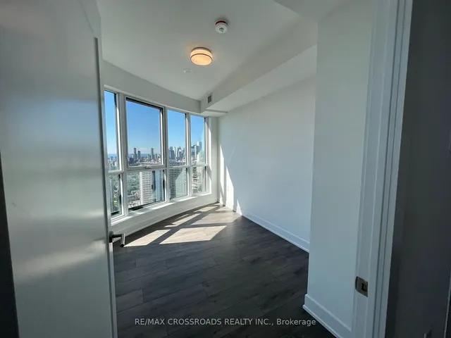 Additional image 10 of 585 Bloor St Unit 3418