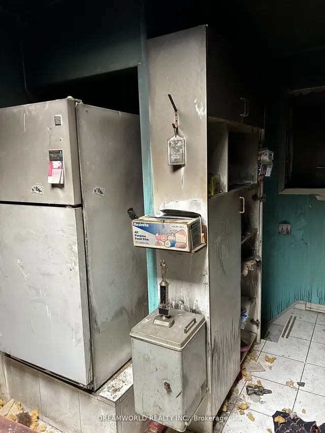 Additional image 6 of 242 Glen Park Ave