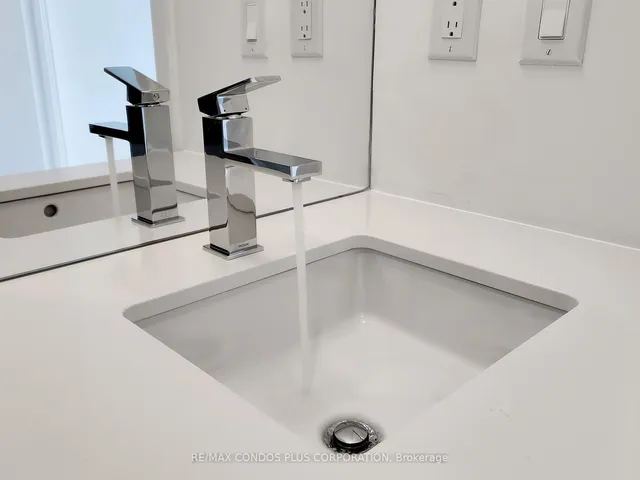 Additional image 21 of 47 Mutual St Unit 1907