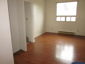 Additional image 5 of 242 Furnival Road