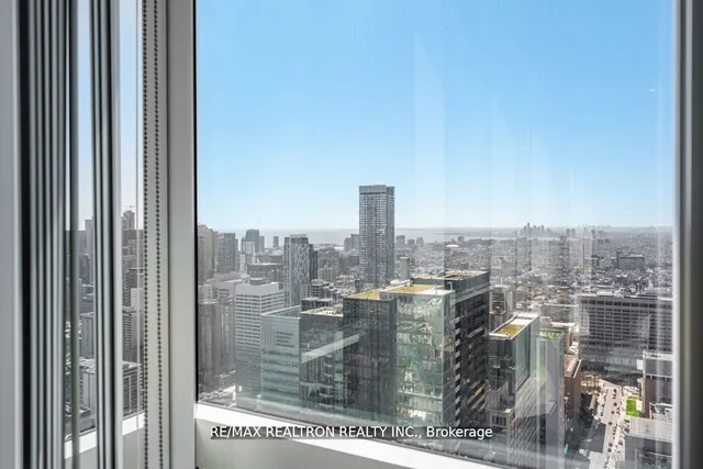 Additional image 28 of 386 Yonge St Unit 4909