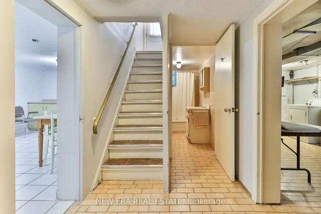 Additional image 24 of 27 Dell Park Ave