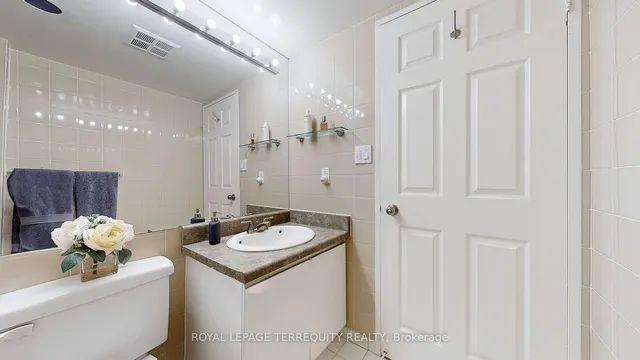 Additional image 19 of 20 Southport St Unit 511