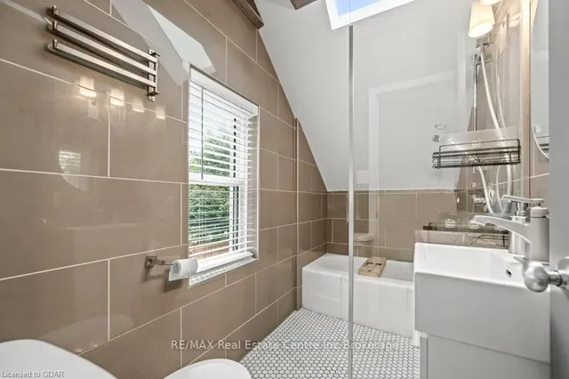 Additional image 21 of 11 MANSION St