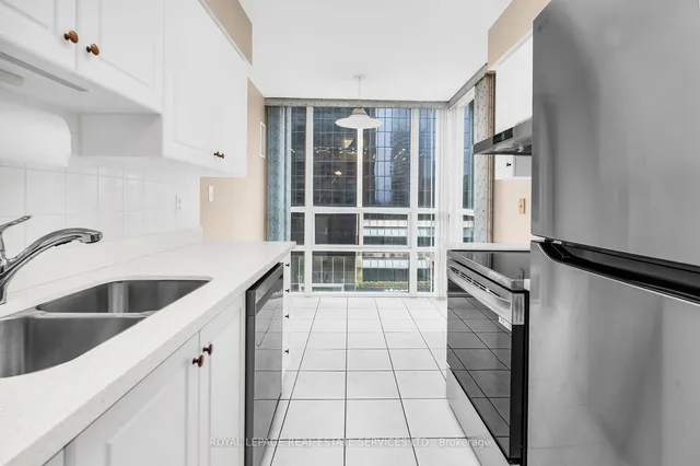 Additional image 11 of 43 Eglinton Ave Unit 605
