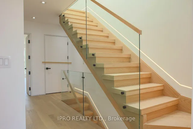 Additional image 22 of 2970B Bayview Ave