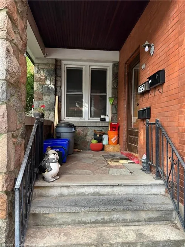 Additional image 30 of 32 Simeon St