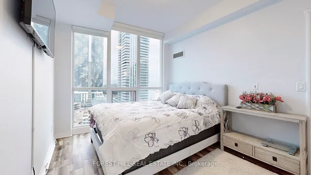 Additional image 10 of 16 Yonge St Unit 2207