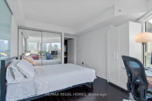 Additional image 7 of 386 Yonge St Unit 2008