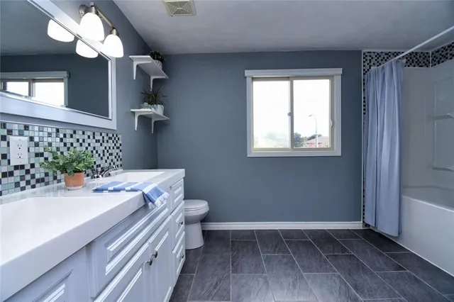 Additional image 29 of 244 MICHENER Cres