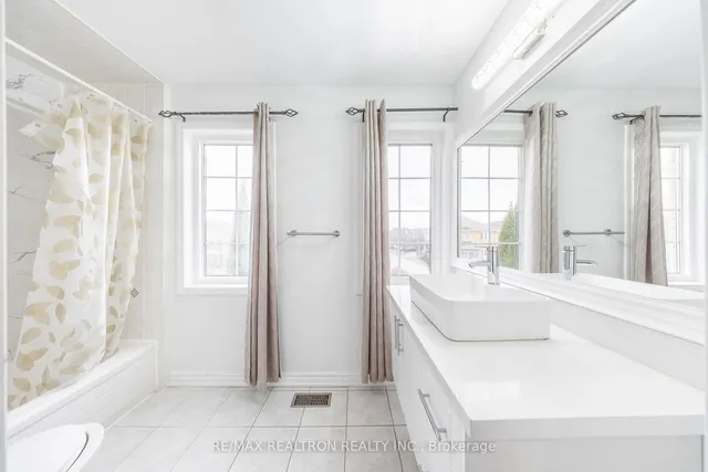 Additional image 19 of 81 Trumpeter St