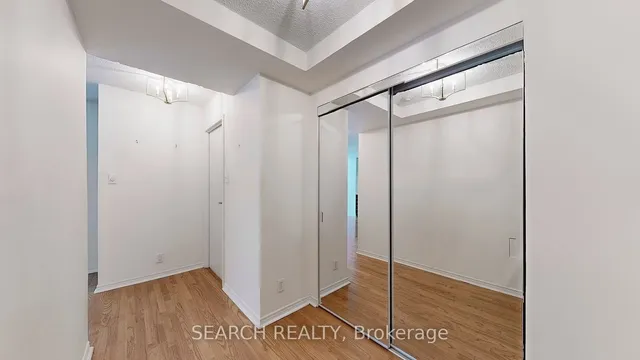 Additional image 7 of 10 Yonge St Unit 413