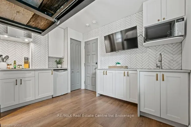 Additional image 25 of 11 MANSION St