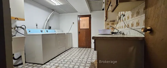 Additional image 23 of 18 Richgrove Dr