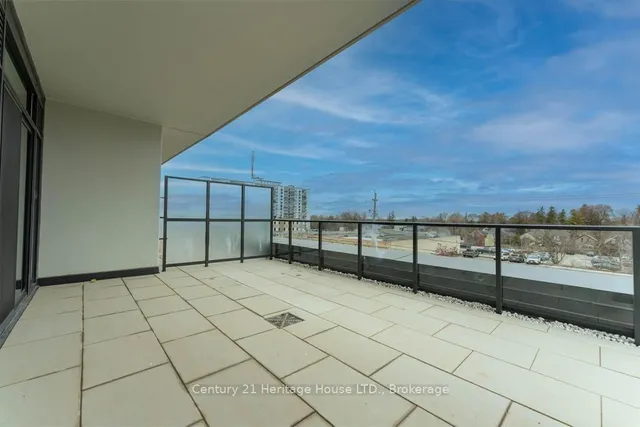 Additional image 8 of 741 King St Unit 301