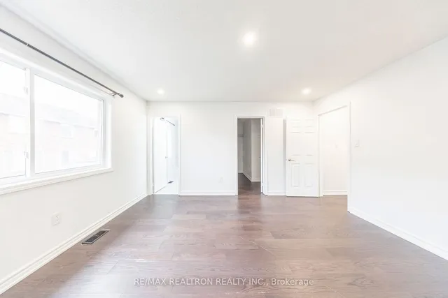 Additional image 26 of 81 Trumpeter St