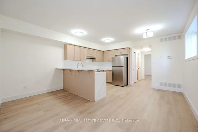 Additional image 11 of 50 Howe Dr Unit 3D