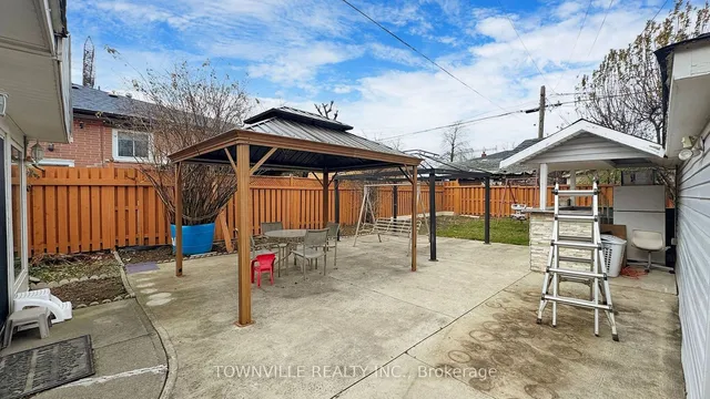 Additional image 35 of 24 Avening Dr