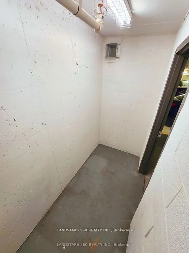 Additional image 17 of 49 East Liberty St Unit 2304